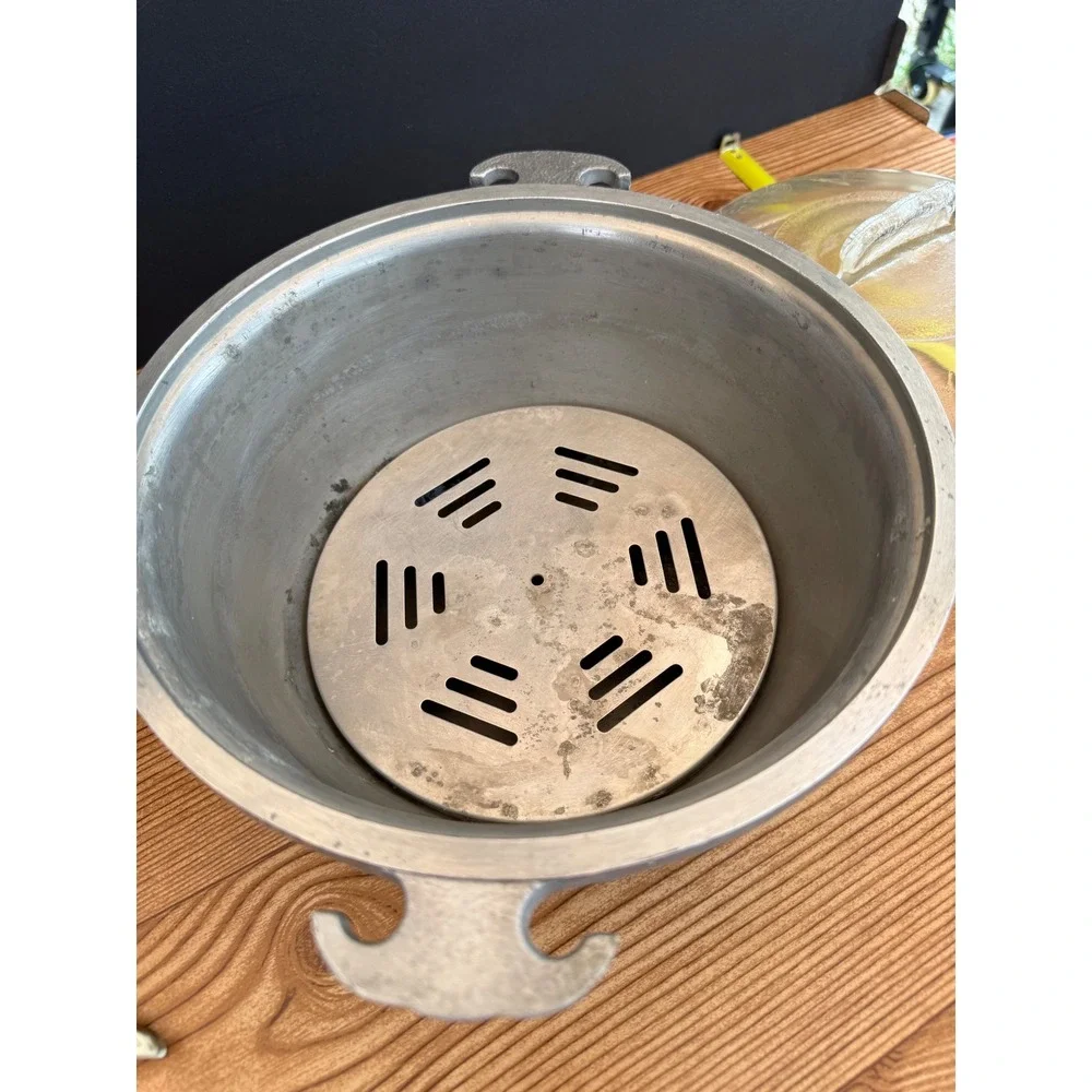 Vintage Guardian Service Cast Aluminum Round Dutch Oven Roaster with Glass Lid